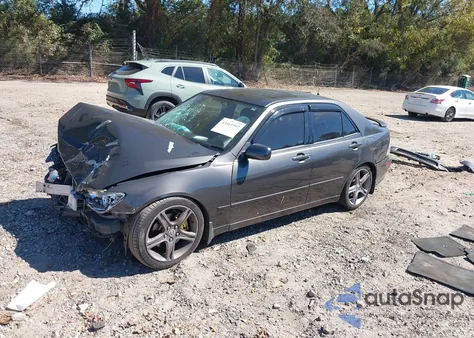 2001 Lexus Is 300 из США, поврежденный, VIN JTHBD182510031334